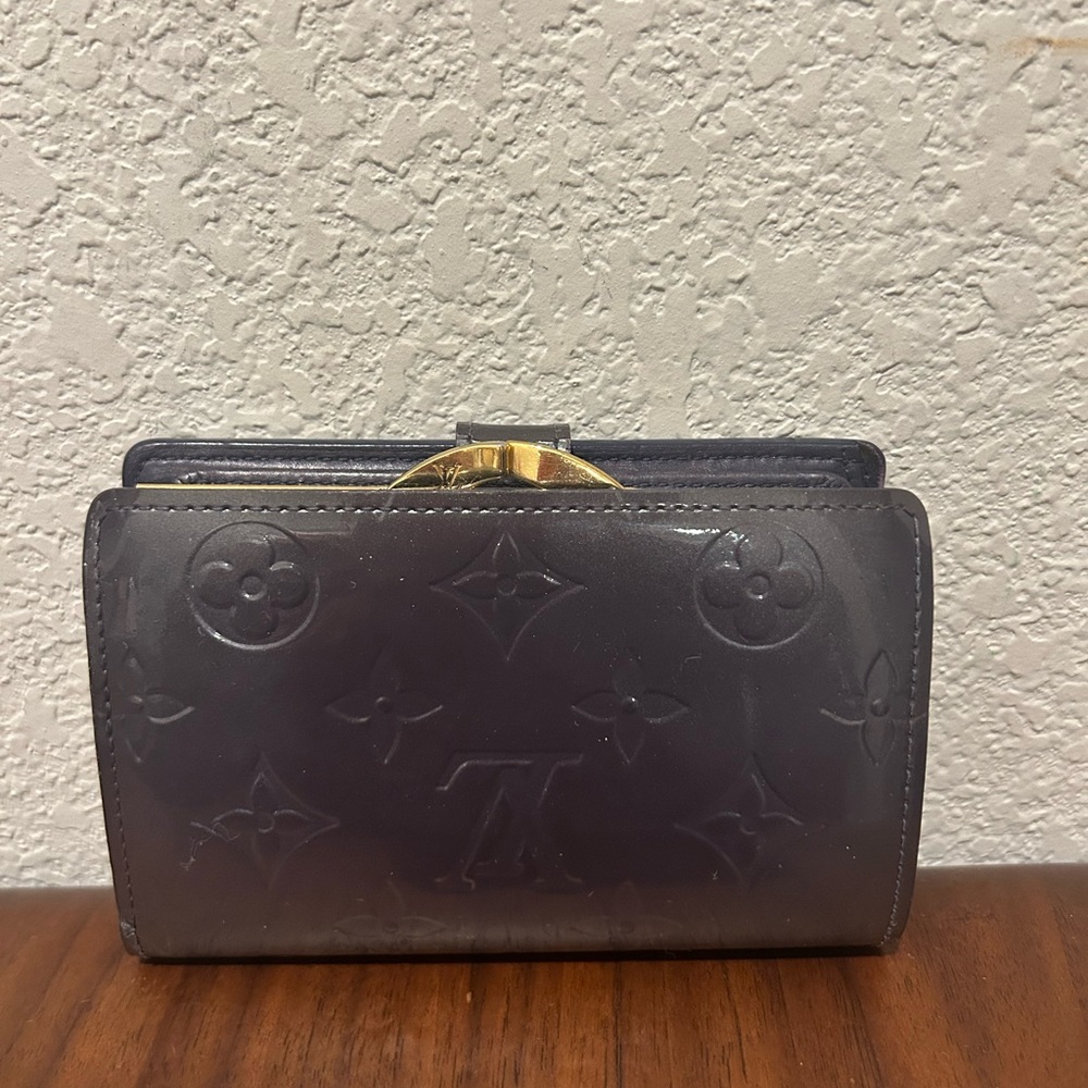 Louis Vuitton Leather Vernis Kiss Lock Wallet-Rare Color